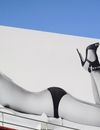 Kate Moss pose quasi nue sur les affiches Stuart Weitzman en mars 2013 à Manhattan
