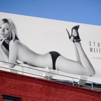 Kate Moss : sa pub sexy crée des embouteillages à New-York