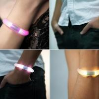 Embrace + : le bracelet qui illumine vos notifications