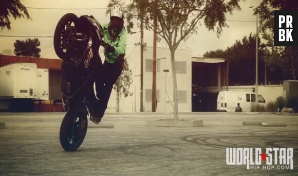Rodéo à moto pour le clip Up in flames de Nicki Minaj