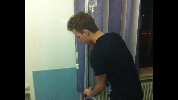 Chris Bieber : sa photo à l'hôpital après la mort de son petit frère déchaîne la haine sur Twitter