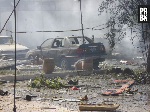 Un attentat à la voiture piégée a touché l'ambassade de France en Libye.