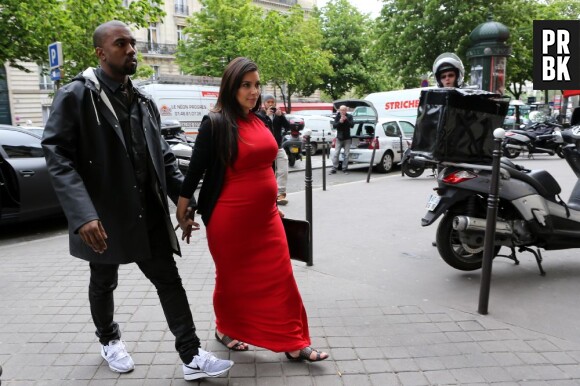 Kim Kardashian et Kanye West en virée dans les rues de Paris le 30 avril 2013