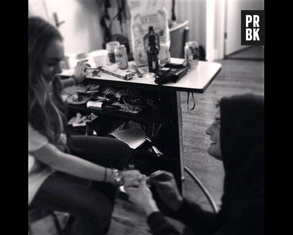 Lindsay Lohan fiancée à Nico Tortorella ? Pas vraiment...