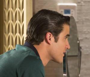 Blaine drague une vieille dans Glee