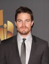 Stephen Amell a adoré le livre Fifty Shades Of Grey