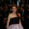 Julianne Moore en robe façon sac à patates pour la soirée d'ouverture du Festival de Cannes 2013