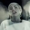 Miley Cyrus posée dans Ashtrays and Heartbreaks