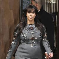 Kim Kardashian enceinte et en furieuse : "comment osez-vous menacer ma vie et celle de mon bébé ?"