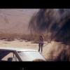 Gabrille Aplin dans le désert pour son clip "Home".