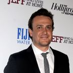 Jason Segel : la star d'How I Met Your Mother oublie Michelle Williams avec une jolie actrice