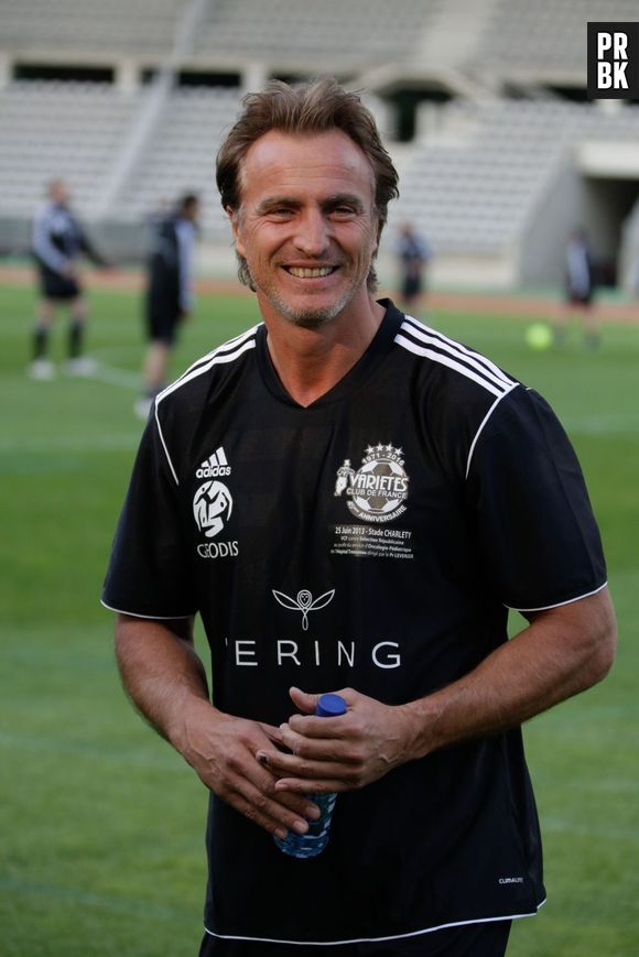 M. Pokora et le Variétés Club De France de football contre la sélection républicaine composée de ministres, anciens ministres et députés au Stade Charlety, Paris, France le 25 juin 2013.