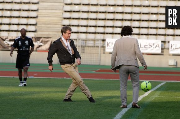 M. Pokora et le Variétés Club De France de football contre la sélection républicaine composée de ministres, anciens ministres et députés au Stade Charlety, Paris, France le 25 juin 2013.