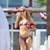 Paris Hilton, un corps qui va vous rendre jalouses le samedi 6 juillet 2013 à Los Angeles