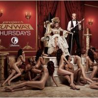 Heidi Klum entourée de mannequins nus : polémique pour l&#039;affiche de son émission