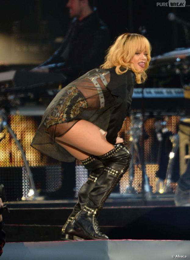 Rihanna, reine des poses sexy sur scène