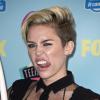 Miley Cyrus : cuir et transparence aux Teen Choice Awards 2013