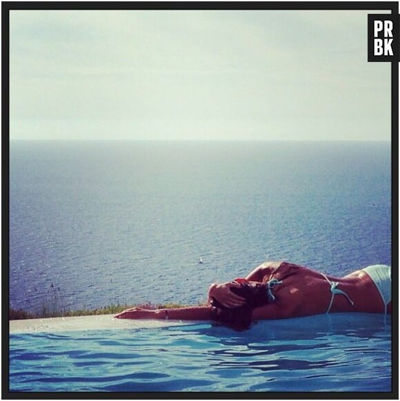 Malika Ménard en bikini sur Instagram