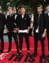 Zayn Malik et les One Direction sur le tapis rouge de This Is Us, le 20 août 2013 à Londres