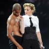 Madonna a assisté à une répétition du spectacle Robin des Bois en compagnie de M. Pokora