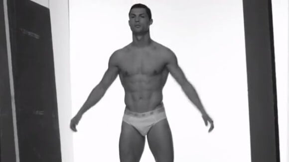 Cristiano Ronaldo en slip : Joue-la comme Beckham, en moins bien