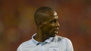 Eric Abidal : "Dani Alves m'a proposé une partie de son foie"