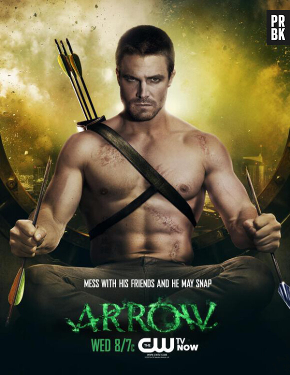 Arrow : Stephen Amell déjà torse-nu sur un poster de la saison 1