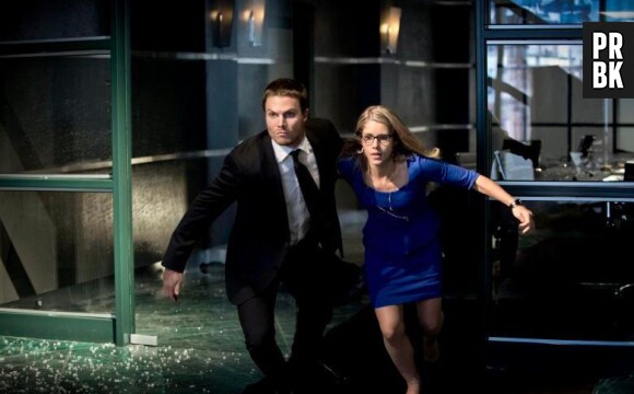 Arrow saison 2 : Oliver et Felicity en danger