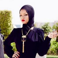 Rihanna oublie l'exhib' et sort le voile à Abu Dhabi