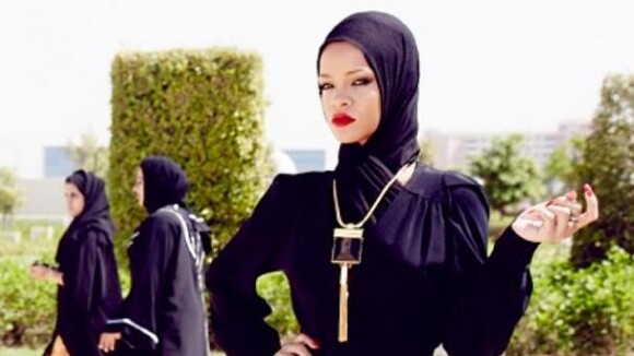 Rihanna oublie l'exhib' et sort le voile à Abu Dhabi