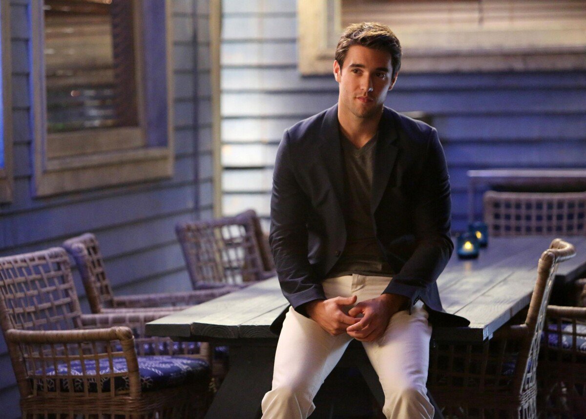 Revenge Saison 3 Streaming Photo : Revenge saison 3, épisode 6 : Josh Bowman - PureBreak
