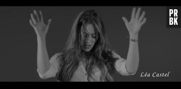 Léa Castel apparaît dans un clip réalisé pour le projet "Unissons nos voix" qui lutte contre la violence sexuelle faite aux femmes