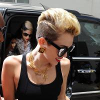 Miley Cyrus : sa petite soeur Noah bientôt aussi trash ?