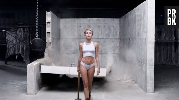 Miley Cyrus : défendue par Céline Dion