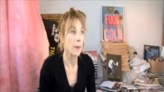 Julie Depardieu : "Guillaume n'est pas tout à fait mort"