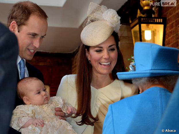 A l'occasion du baptême du Prince George, une tribu kenyane a offert des animaux à Kate Middleton et au Prince William