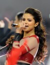 Selena Gomez: mini pétage de câble au Jingle Ball 2013