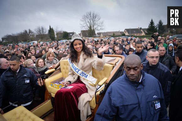 Flora Coquerel : Miss France 2014 de retour dans son village, le 18 décembre 2013 à Morancez