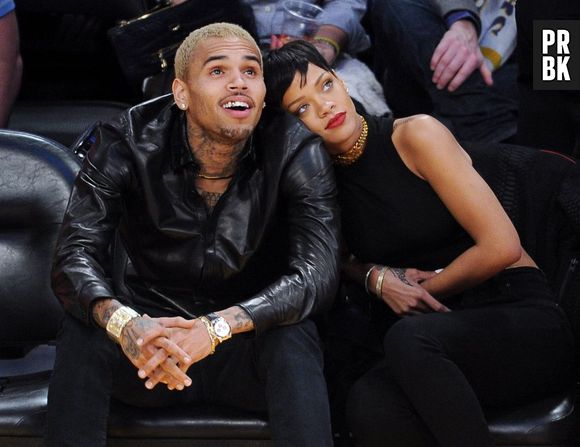 Rihanna brûle la lettre d'excuses de Chris Brown pour la nouvelle année