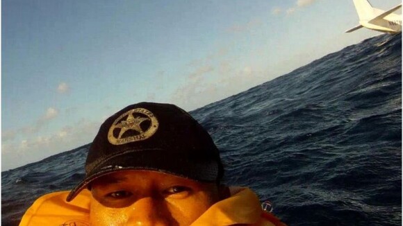 L'improbable selfie après... un crash d'avion