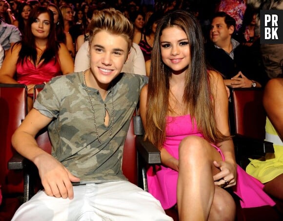 Selena Gomez et Justin Bieber : de faux textos immondes créent le buzz