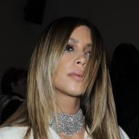 Kim Kardashian à Paris : gênée par son propre décolleté pendant la Fashion Week