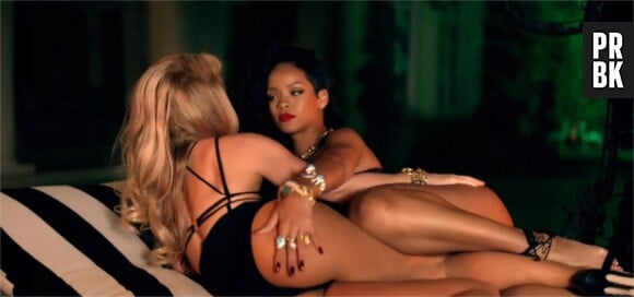 Rihanna et Shakira se caressent dans le clip de Can't Remember To Forget You