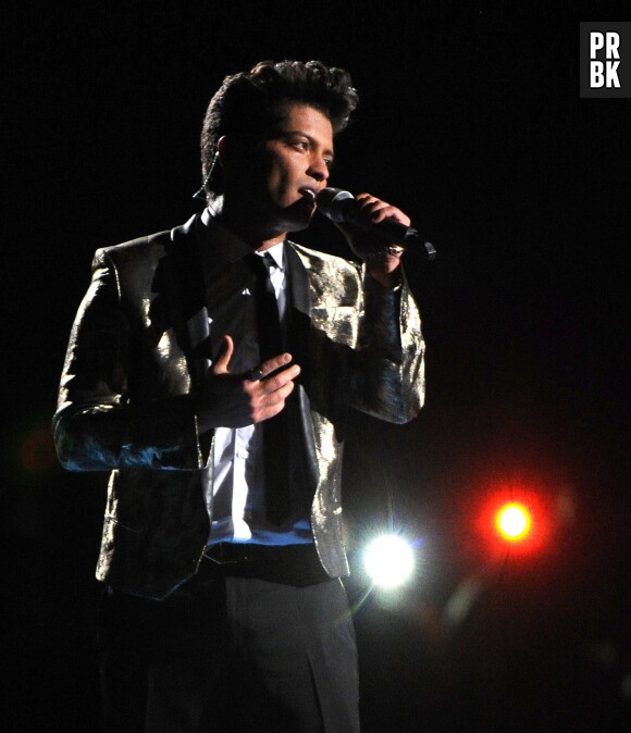 Bruno Mars donne un show de folie au Super Bowl 2014 le 2 février 2014