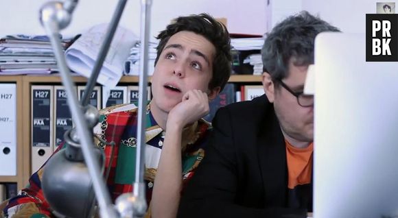 Nouvelle Star 2014 : Olivier Bas joue les figurants dans le clip de Julien Granel, ancien candidat
