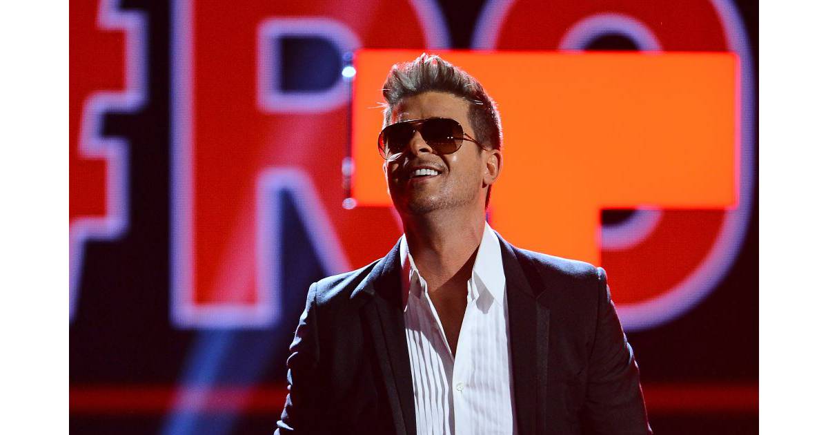 Robin Thicke il dévoile un remix de Feel Good avec Vitaa Purebreak