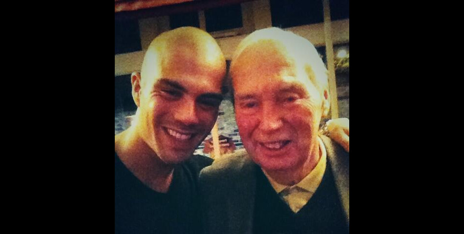 Max George et son grand-père David, en novembre 2013 sur Twitter