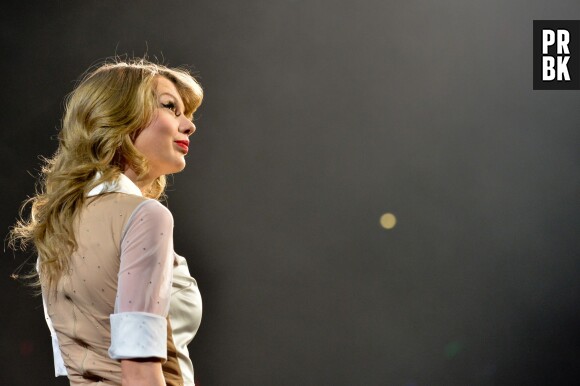 Taylor Swift et ses cheveux longs lors d'un concert à Berlin pour le RED Tour, le 7 février 2014