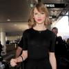 Taylor Swift affiche une nouvelle coupe de cheveux à l'aéroport de Los Angeles, le 12 février 2014