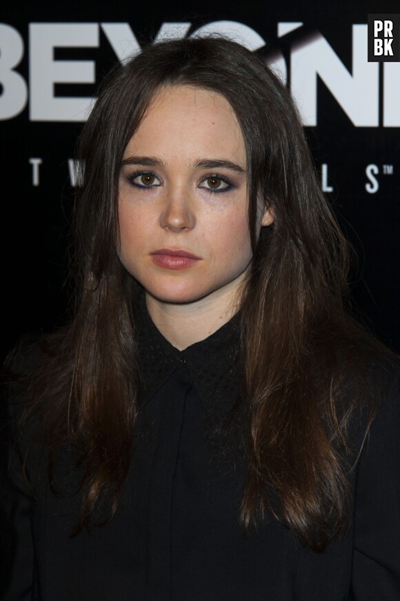 Ellen Page souriante (ou pas) à la soirée de lancement du jeu Beyond Two Souls le 2 octobre 2013